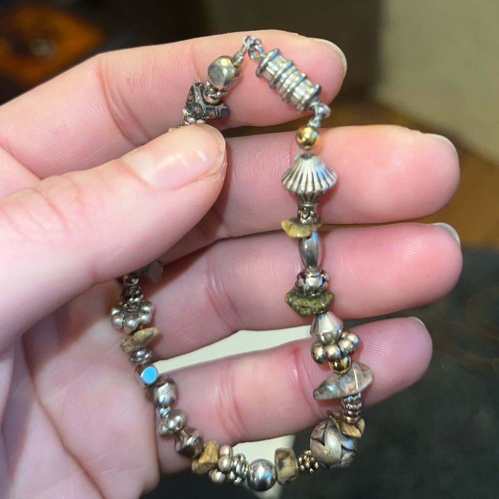 ⭐️Vintage Silver Strand Bracelet With Stones & Gems Magnetic Clasp Closure - Picture 9 of 10